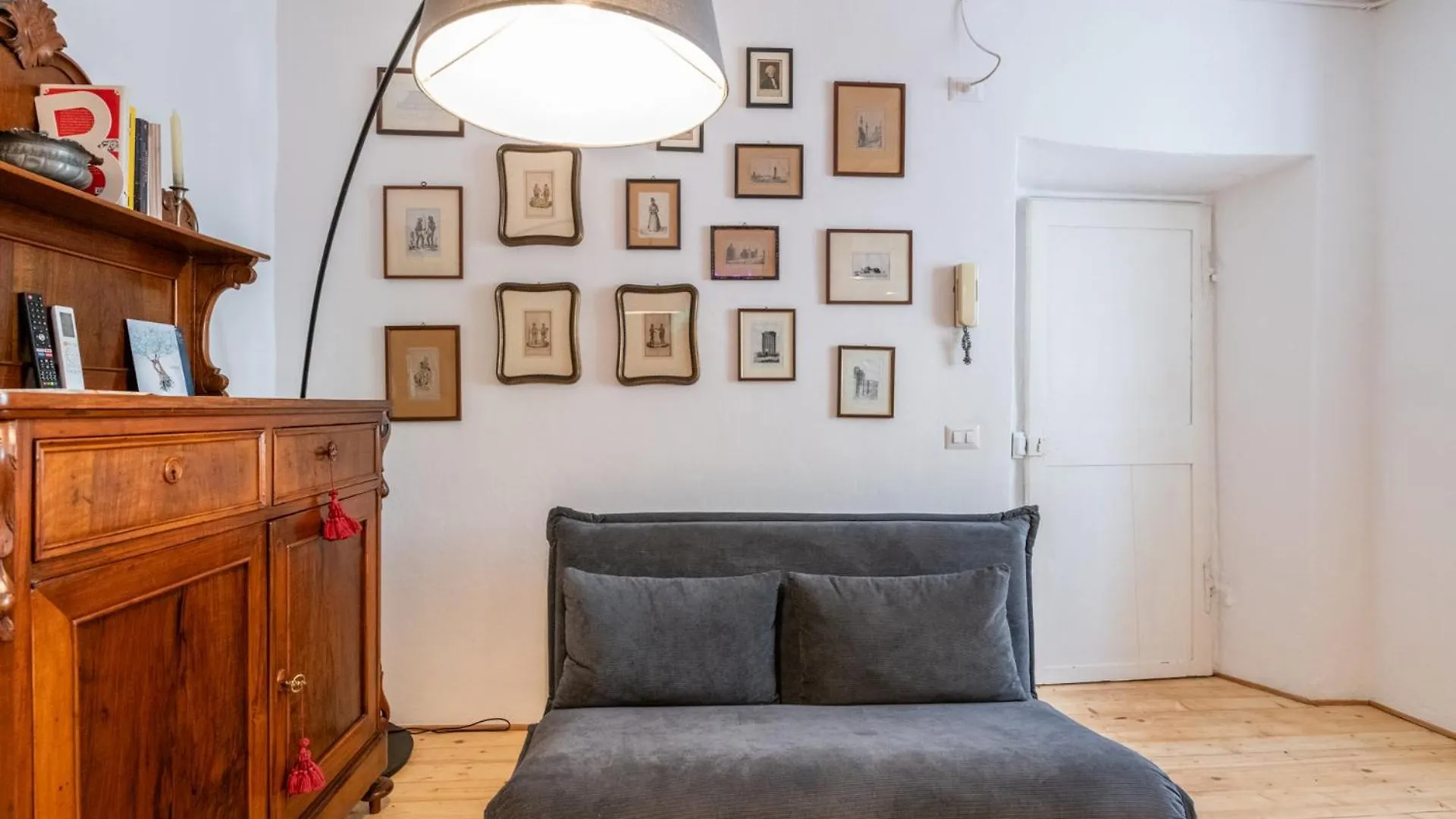 Romantic Charm In Pietrasanta Apartment Italy