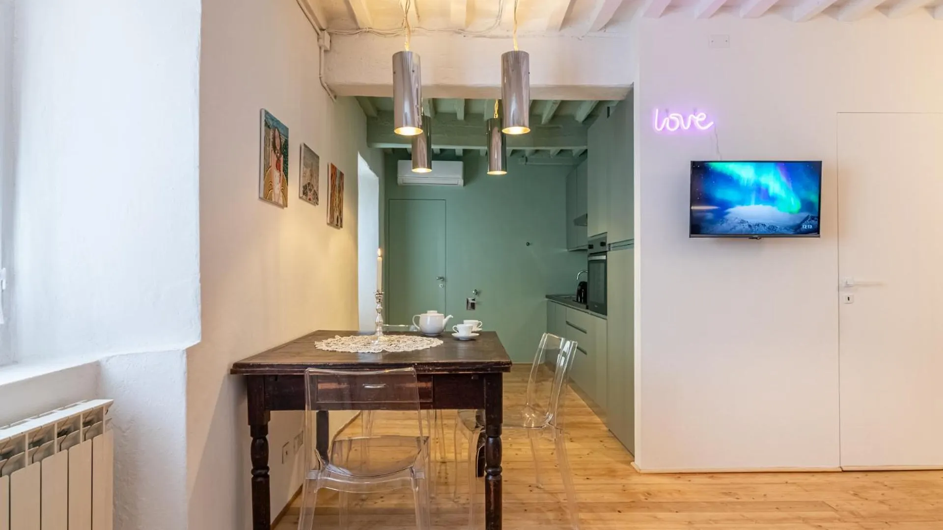 Romantic Charm In Pietrasanta Apartment Italy